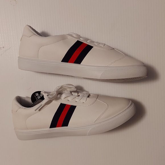 White sneakers - Picture 2 of 5